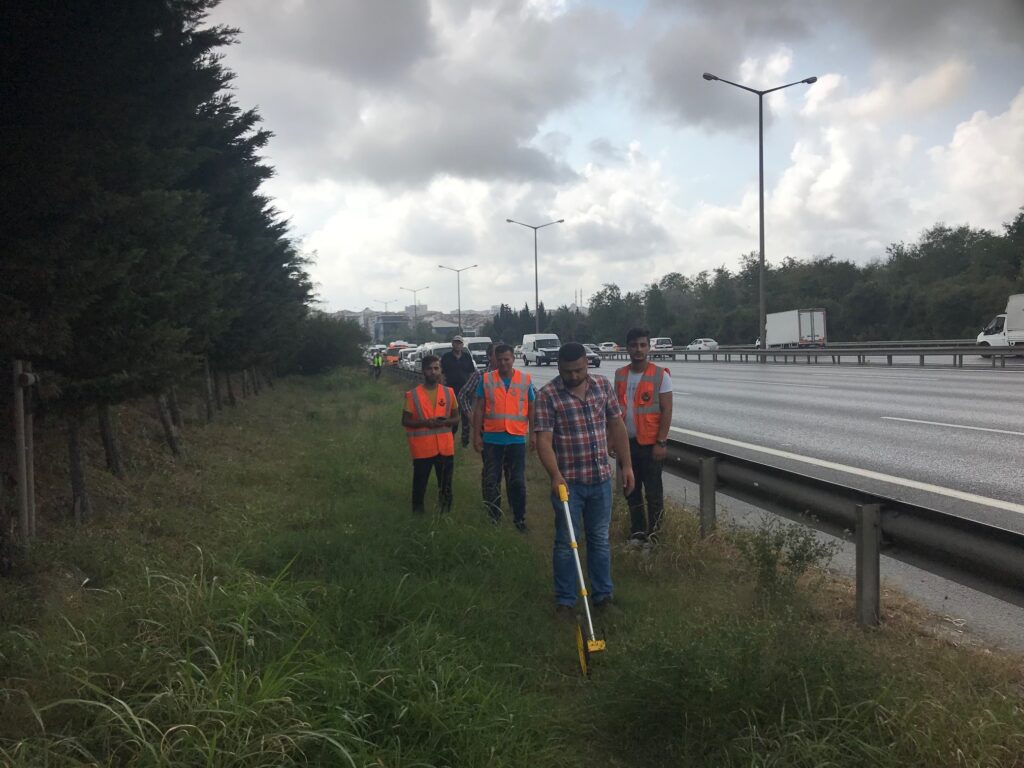 Karayolları 1. Bölge Müdürlüğü sorumluluk sahasında kullanılmak üzere, Intereng marka MX24 model yeraltı kablo arıza tespit cihazının montajı bitirildi !