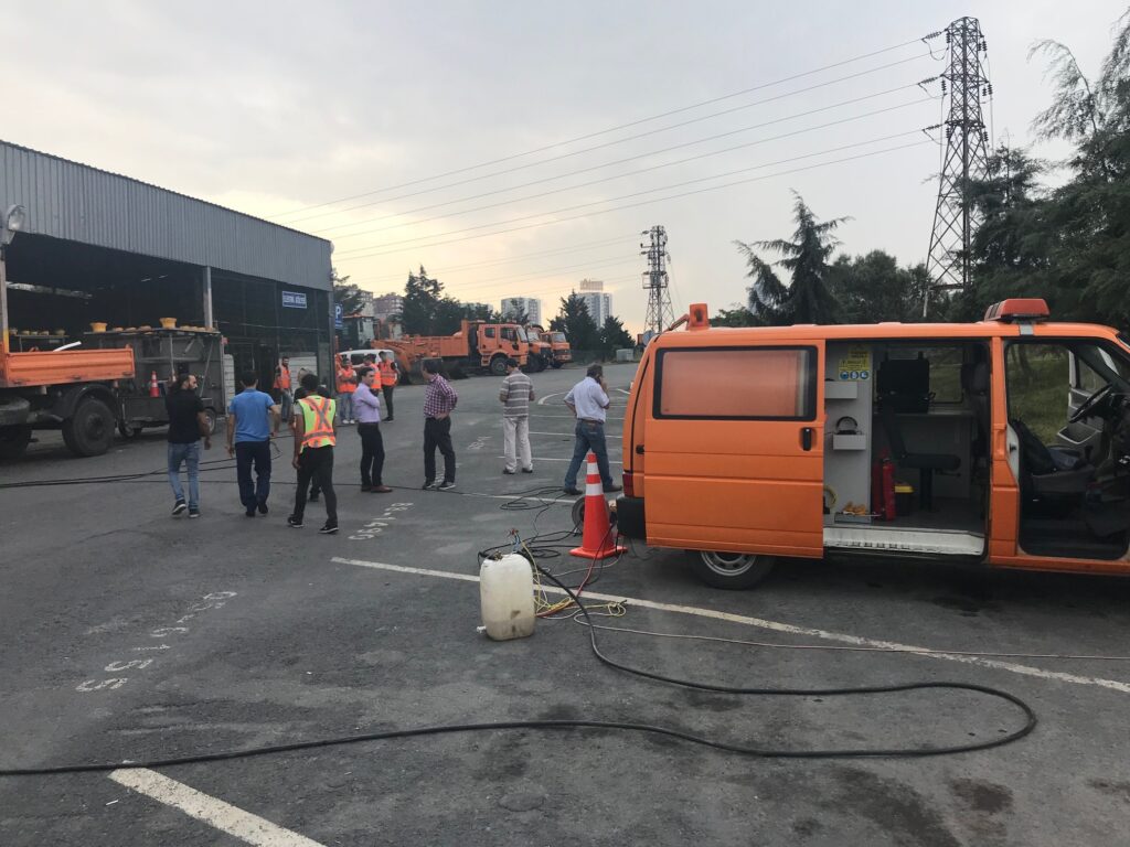 Karayolları 1. Bölge Müdürlüğü sorumluluk sahasında kullanılmak üzere, Intereng marka MX24 model yeraltı kablo arıza tespit cihazının montajı bitirildi !