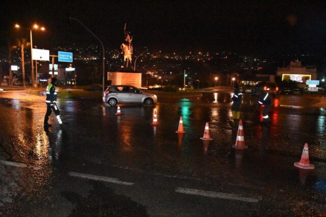 buyuk_su20kacagi20tespiti61 - Enermak Enerji Bodrum ’da Su Borusu Patladı, Ortalık Savaş Alanına Döndü !