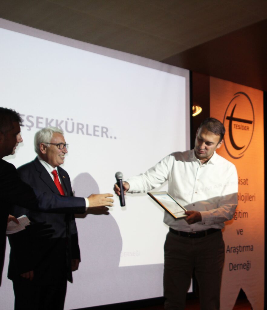 TESİDER ( Tesisatçılar Derneği )1 Yılını Kutladı. ENERMAK ENERJİ olarak Üyelik Plaketimizi Aldık.